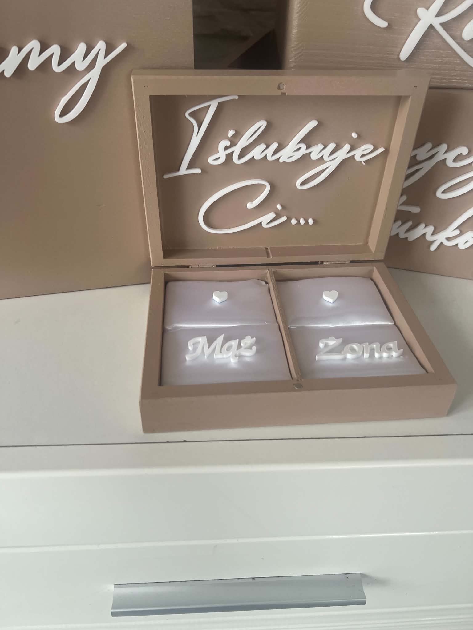 Elegancki zestaw dodatków ślubnych cappuccino - obrazek 4